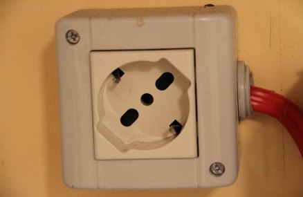 outlet.jpg